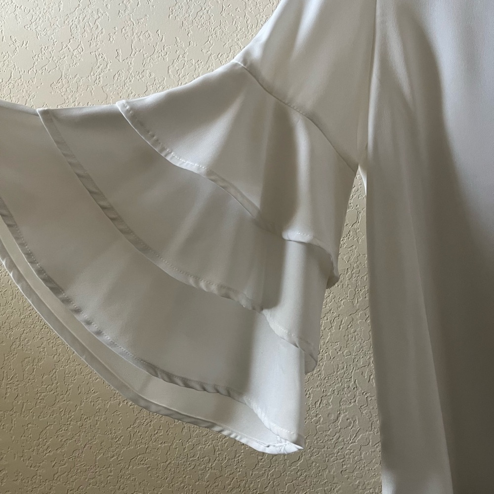 Lucca Women’s White Blouse Tiered Ruffle Sleeves Round Neck Size M - Picture 4 of 8